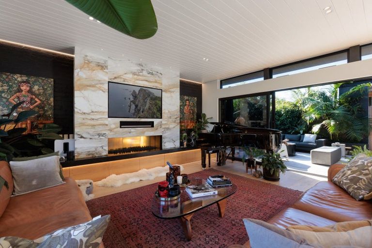 Photo of property in 210 Oceanbeach Road, Mount Maunganui, 3116