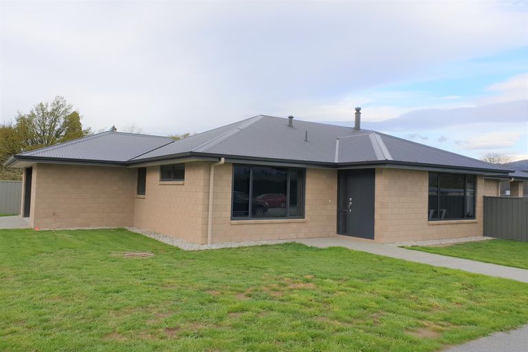 Photo of property in 14 Molyneux Avenue, Cromwell, 9310