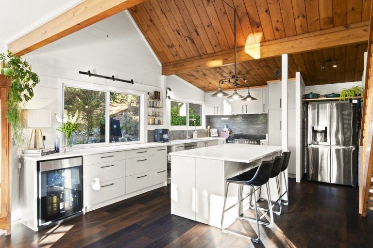 Photo of property in 417 Paparata Road, Bombay, 2675