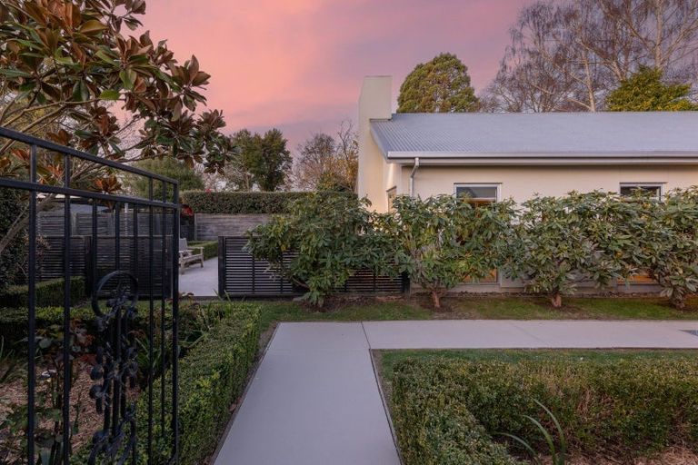 Photo of property in 142 North Parade, Richmond, Christchurch, 8013