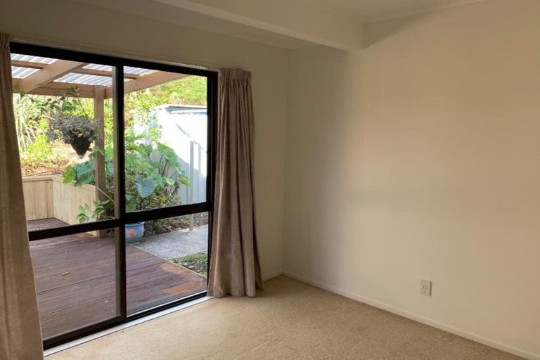 Photo of property in 2/4 Eagle Place, Red Beach, 0932