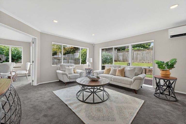 Photo of property in 32 Delmont Close, East Tamaki Heights, Auckland, 2016