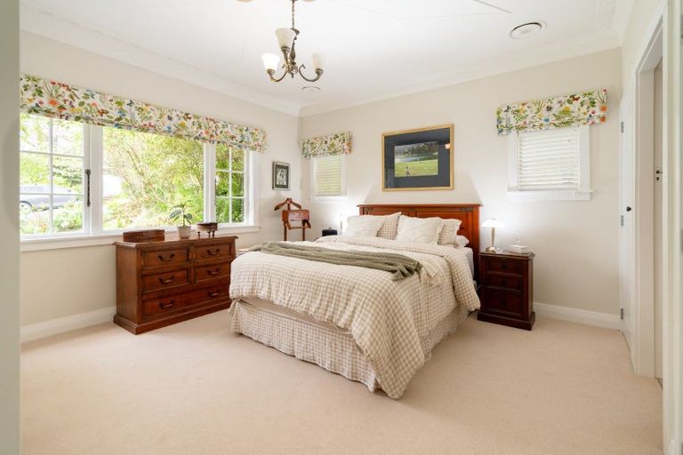 Photo of property in 19 Waikare Street, Karori, Wellington, 6012