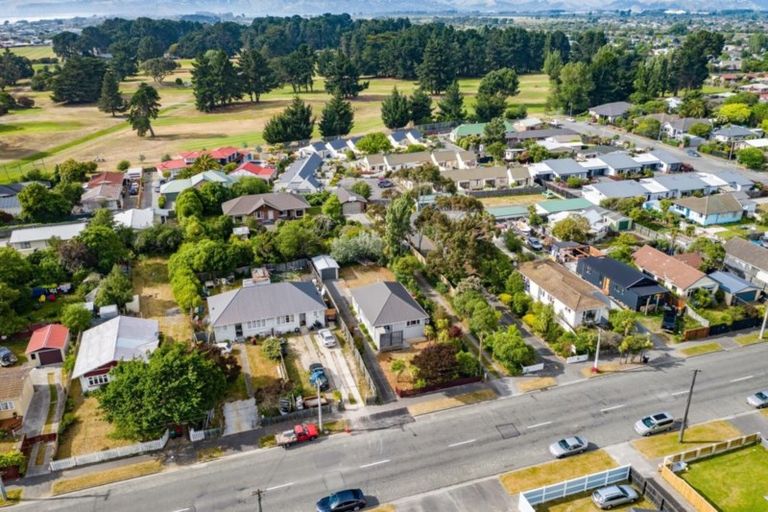 Photo of property in 113 Bowhill Road, New Brighton, Christchurch, 8083