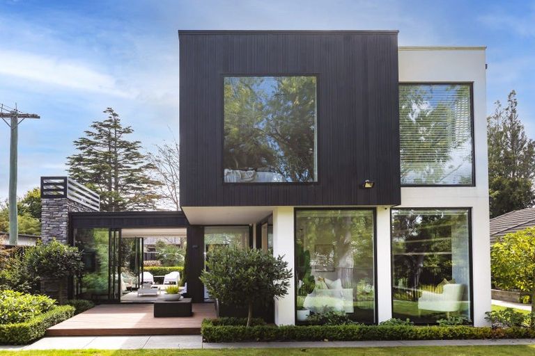 Photo of property in 79 Fendalton Road, Fendalton, Christchurch, 8014