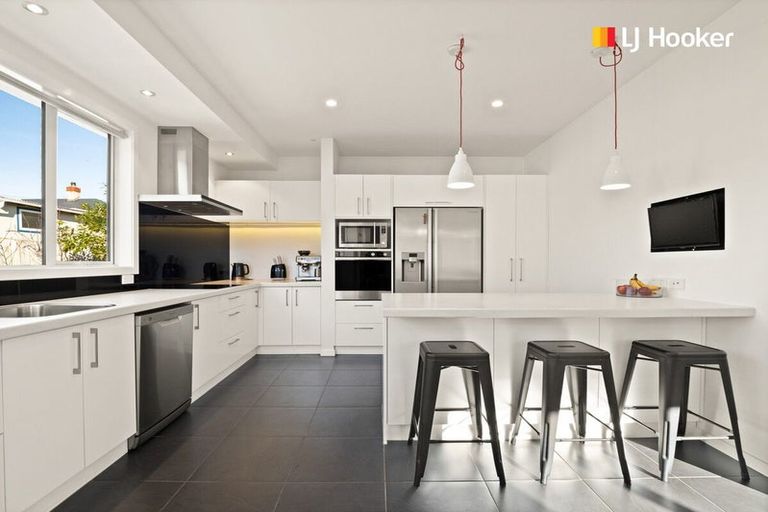 Photo of property in 9 Crest Street, Tainui, Dunedin, 9013