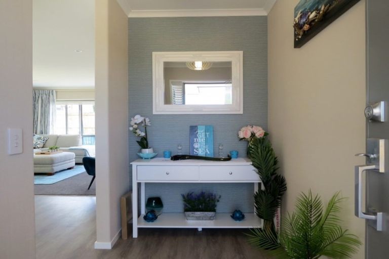 Photo of property in 44 Victoria Street, Coromandel, 3506