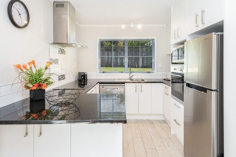 Photo of property in 2/14 Fieldstone Court, Northpark, Auckland, 2013