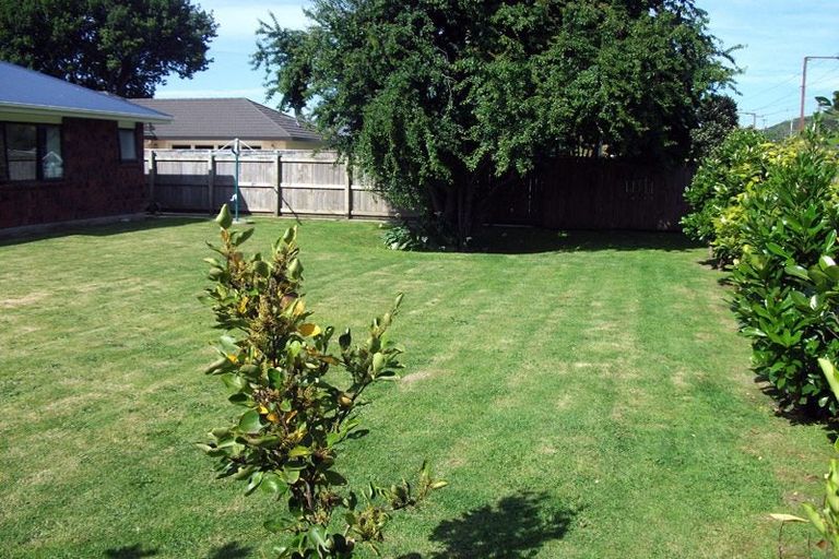 Photo of property in 68 Mary Huse Grove, Manor Park, Lower Hutt, 5019