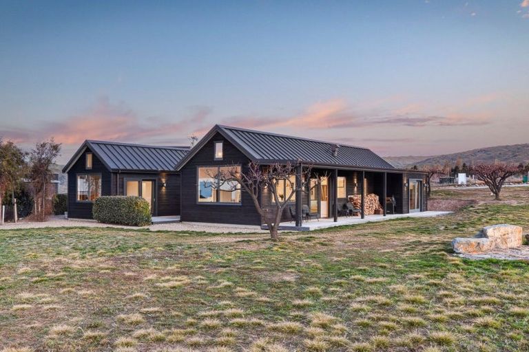 Photo of property in 112 Hall Road, Bannockburn, Cromwell, 9384