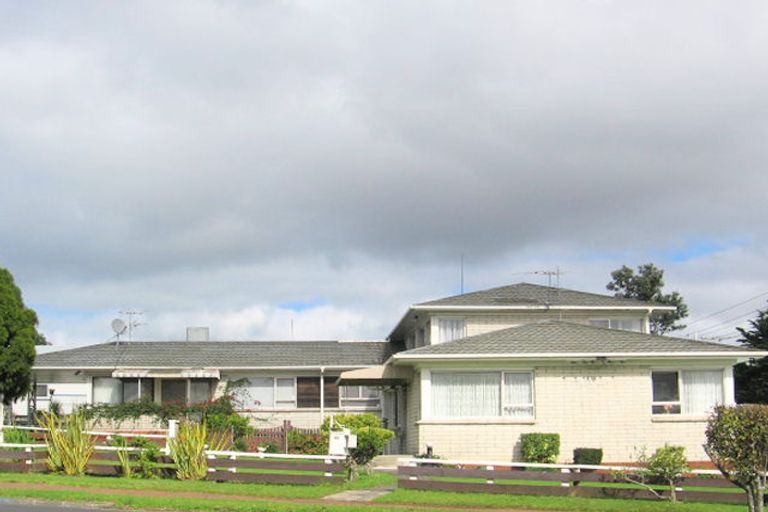 Photo of property in 64 West Coast Road, Glen Eden, Auckland, 0602