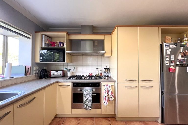 Photo of property in 10 Balmerino Grove, Waikanae, 5036