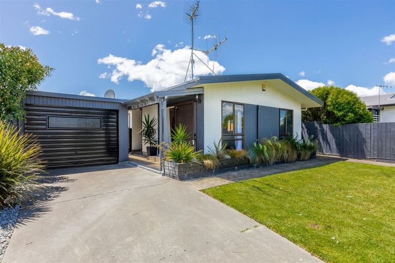 Photo of property in 42 Glamorgan Avenue, Tamatea, Napier, 4112