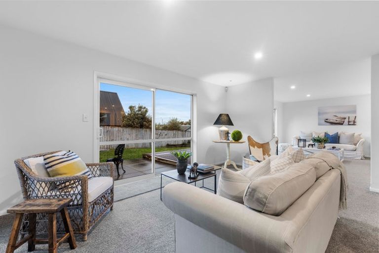 Photo of property in 5 Gilders Grove, Heathcote Valley, Christchurch, 8022