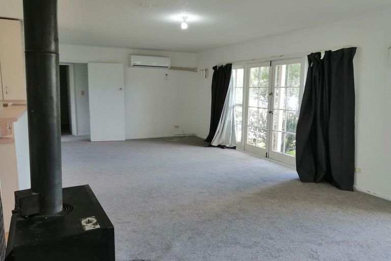 Photo of property in 12 St Catherine Crescent, West Harbour, Auckland, 0618