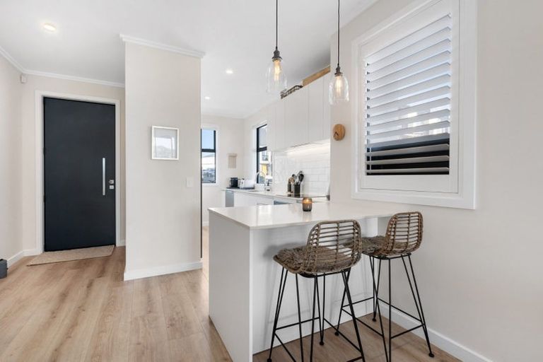 Photo of property in 26 Marine Parade, Hobsonville, Auckland, 0616