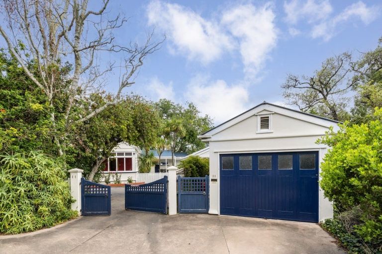 Photo of property in 11 Thompson Road, Bluff Hill, Napier, 4110