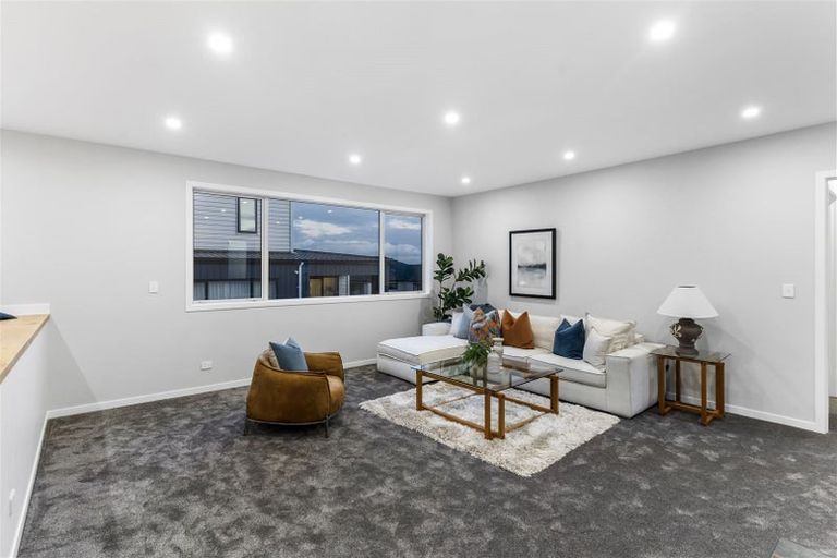 Photo of property in 48 Longshore Drive, Long Bay, Auckland, 0630