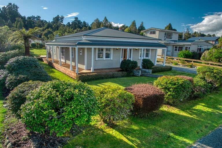 Photo of property in 66 Ahau Street, Moana, 7872