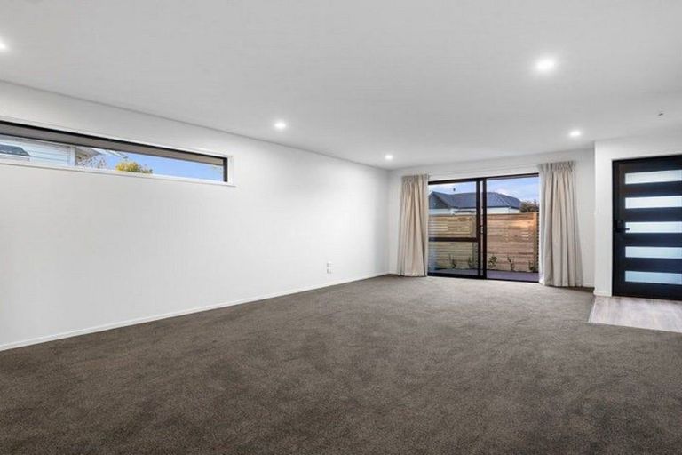 Photo of property in 2/14 Woodhouse Street, Linwood, Christchurch, 8062