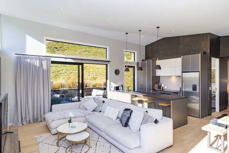 Photo of property in 61 Mcdonnell Road, Arrowtown, 9302