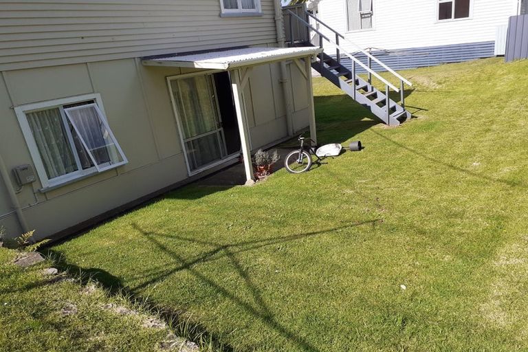 Photo of property in 5 Whiteley Street, Moturoa, New Plymouth, 4310