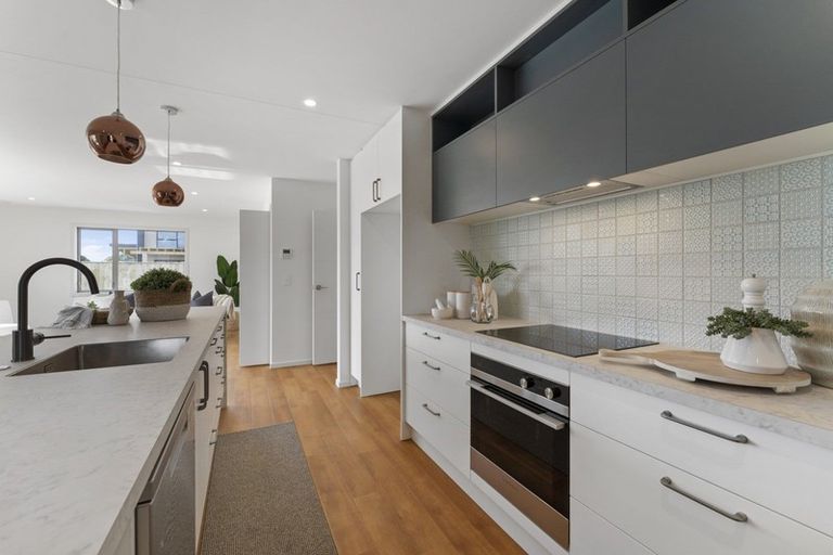 Photo of property in 18 Karearea Avenue, Waikanae, 5036