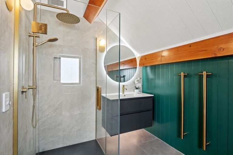 Photo of property in 10 Rushland Road, Jacks Point, 9371