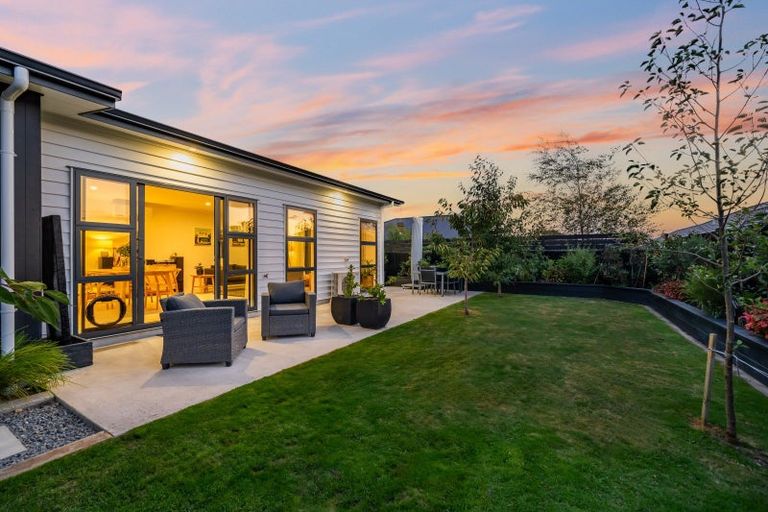 Photo of property in 6 Mcmillan Lane, Wallaceville, Upper Hutt, 5018