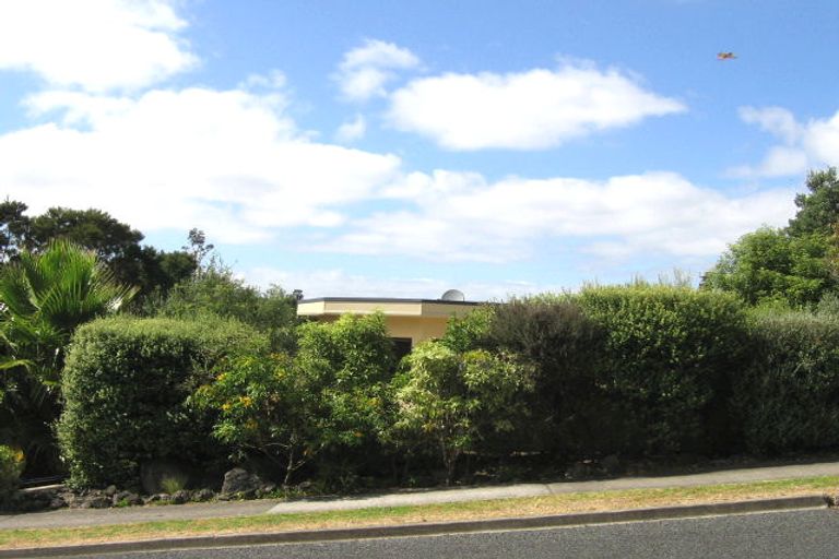 Photo of property in 61 Hadfield Street, Beach Haven, Auckland, 0626