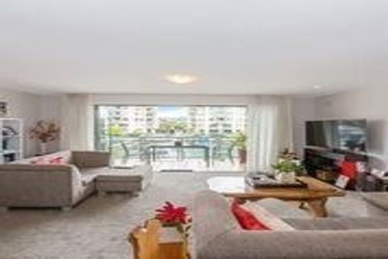 Photo of property in 146 Harbour Village Drive, Gulf Harbour, Whangaparaoa, 0930
