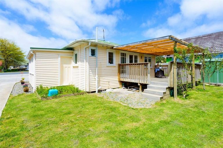 Photo of property in 36 Rata Street, New Lynn, Auckland, 0600