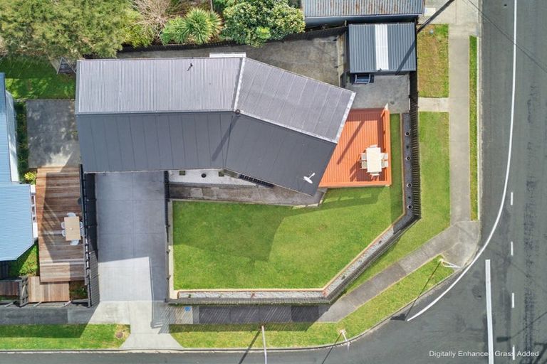 Photo of property in 2 Bromley Place, Westown, New Plymouth, 4310