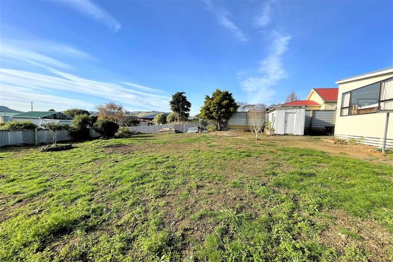 Photo of property in 33 Main Road, Owaka, 9535