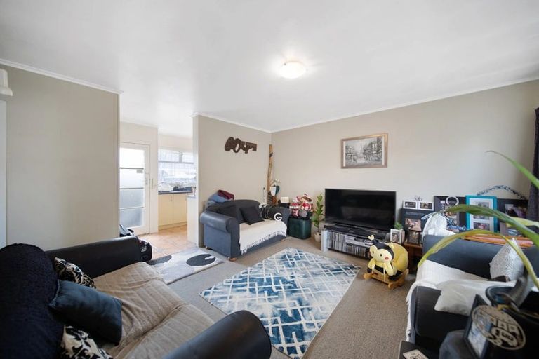 Photo of property in 4/11 Oakland Avenue, Papatoetoe, Auckland, 2025