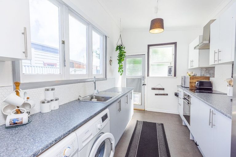 Photo of property in 44 Bignell Street, Gonville, Whanganui, 4501