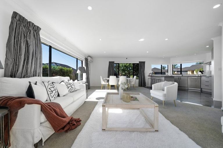 Photo of property in 22 Ranchod Terrace, Pukekohe, 2120
