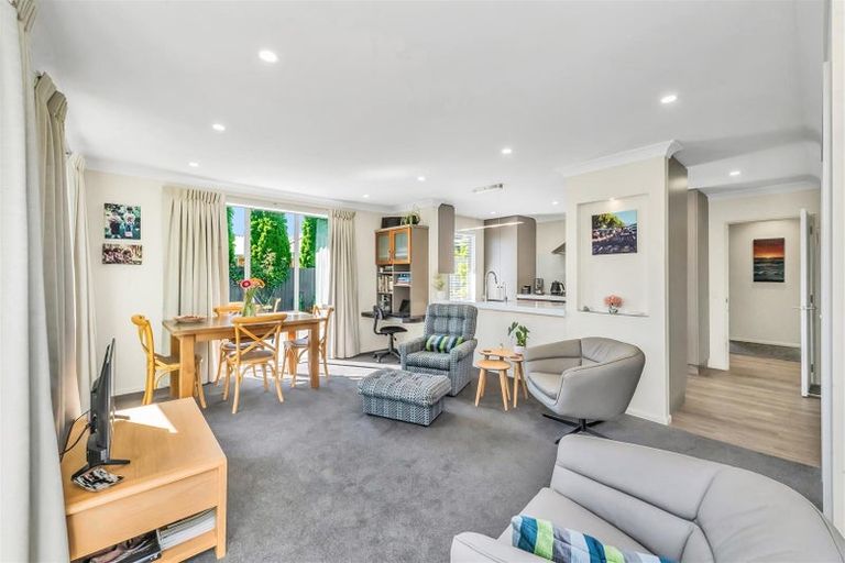 Photo of property in 49 Coolspring Way, Redwood, Christchurch, 8051