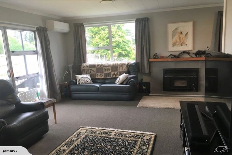 Photo of property in 61 Burnett Street, Oxford, 7430