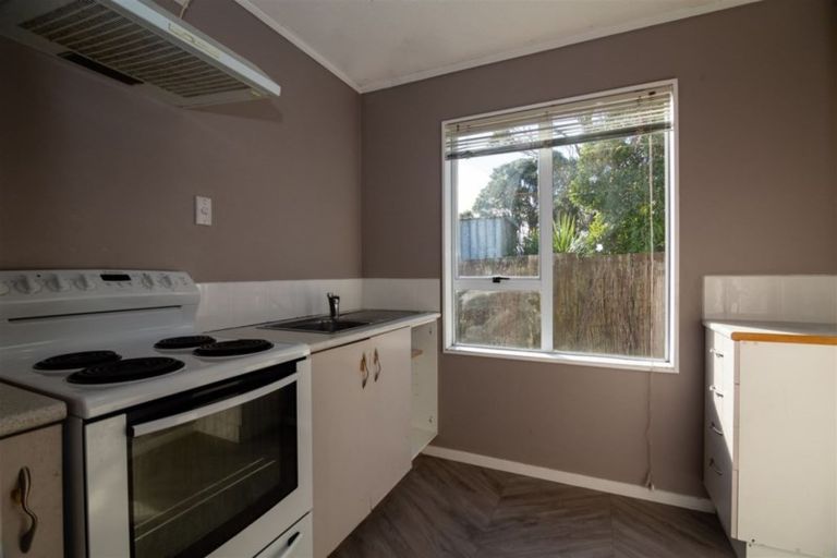 Photo of property in 18a Bracken Road, Newlands, Wellington, 6037