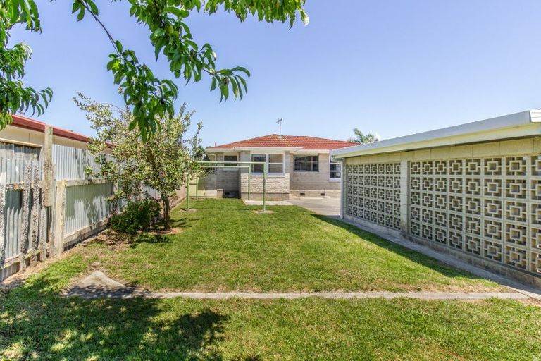 Photo of property in 15 Wyatt Avenue, Onekawa, Napier, 4110