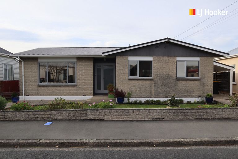 Photo of property in 11 Dick Street, South Dunedin, Dunedin, 9012