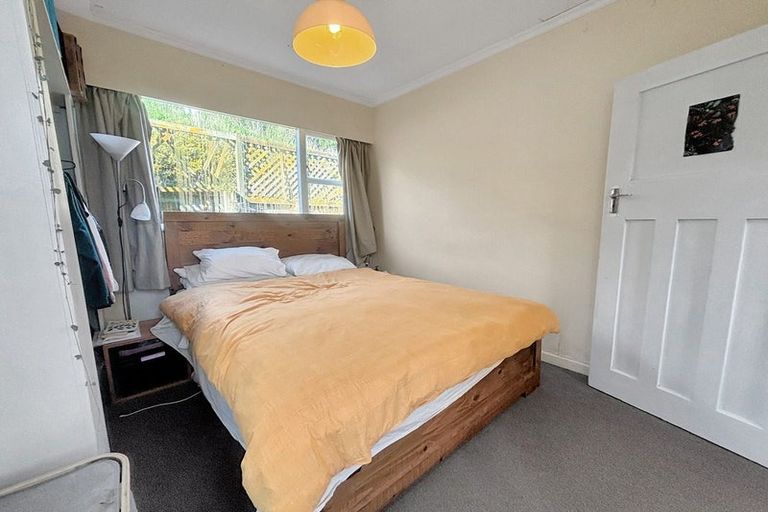 Photo of property in 8 Melbourne Road, Island Bay, Wellington, 6023