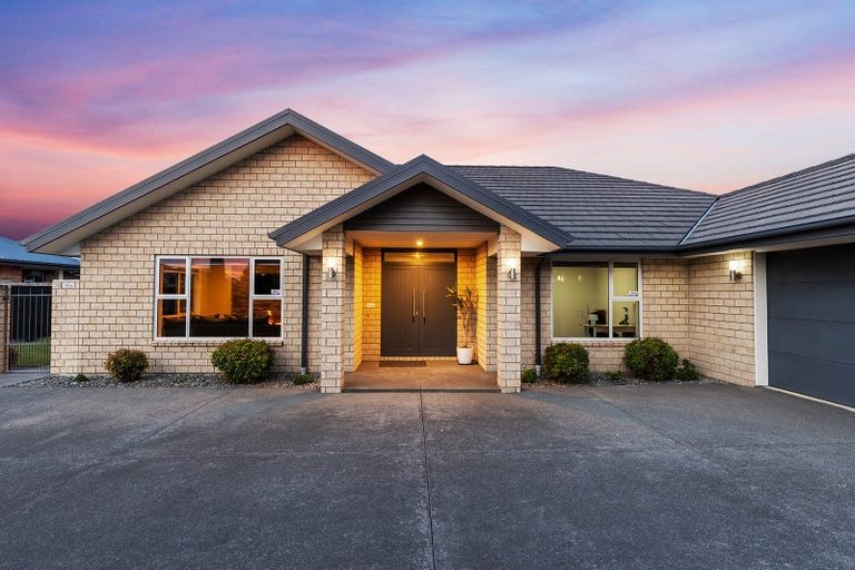 Photo of property in 30 Mokihi Gardens, Hillmorton, Christchurch, 8024