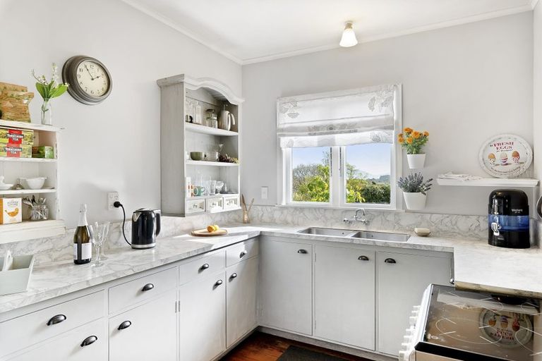 Photo of property in 22 Huia Street, Waikanae, 5036