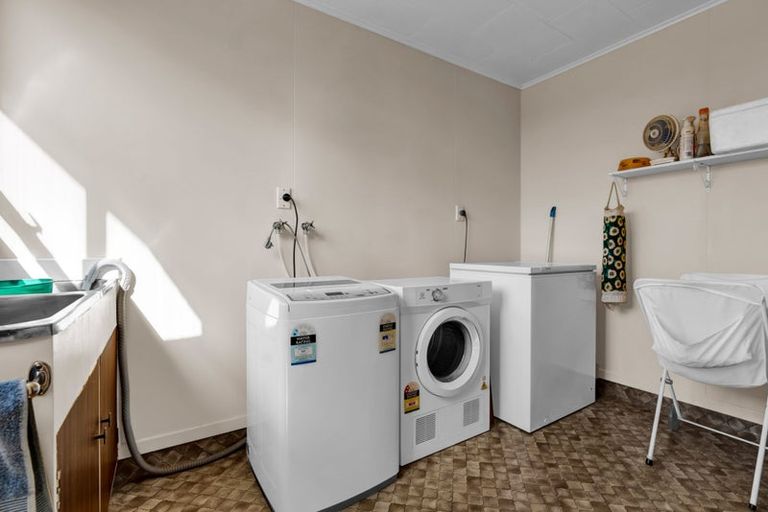 Photo of property in 25 Mcguire Street, Hawera, 4610