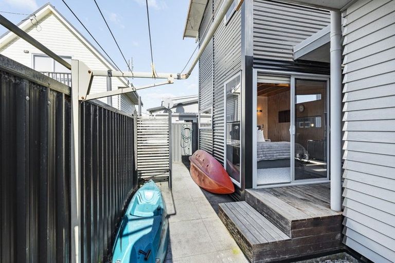 Photo of property in 29 Third Avenue, Urenui, 4377