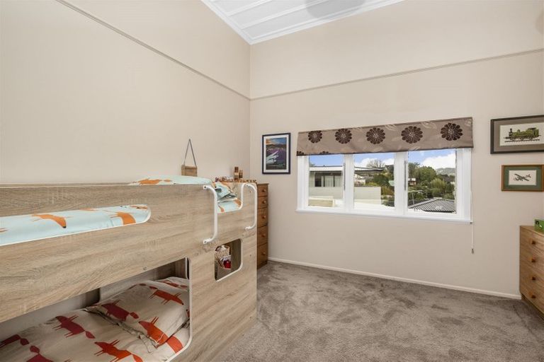 Photo of property in 43 Pleasant Road, Glen Eden, Auckland, 0602