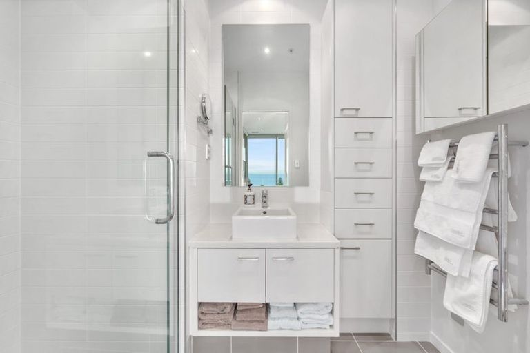 Photo of property in Sentinel Apartments, 802/3 Northcroft Street, Takapuna, Auckland, 0622