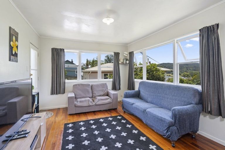 Photo of property in 42 Church Street, Kawakawa, 0210